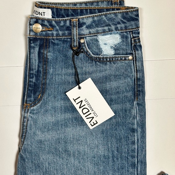 NWT EVIDNT Los Angeles Malibu Girlfriend Distressed Jeans Size 26 - Picture 2 of 9